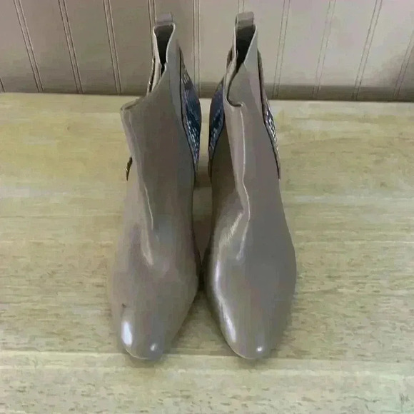 Jack Rogers Poppy high heeled leather, tan / snake print detail; size 7 - Picture 3 of 6